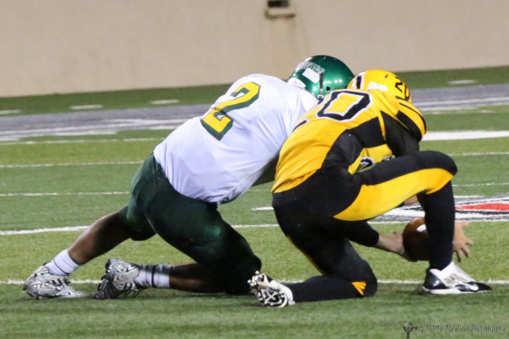 It was a bad snap that Dillon Lemons and Seattle Willie scramble for late in the game Thursday night at Lobo Stadium