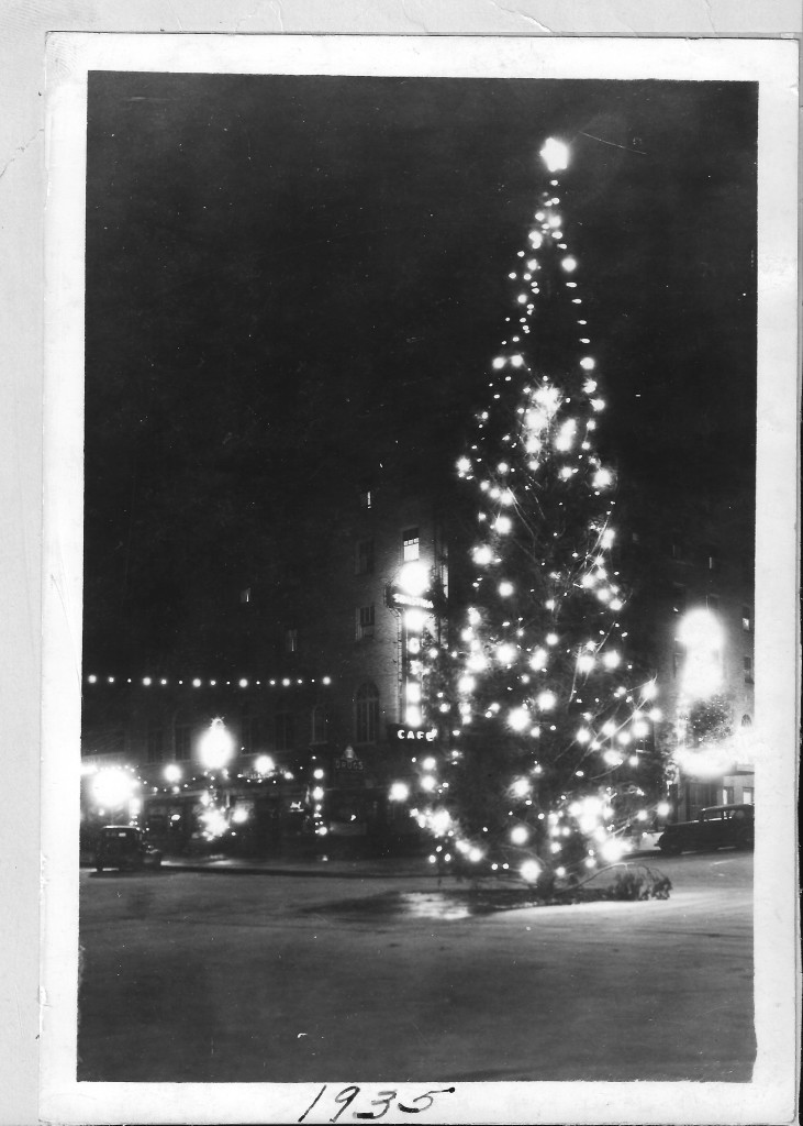 1935 Christmas Tree