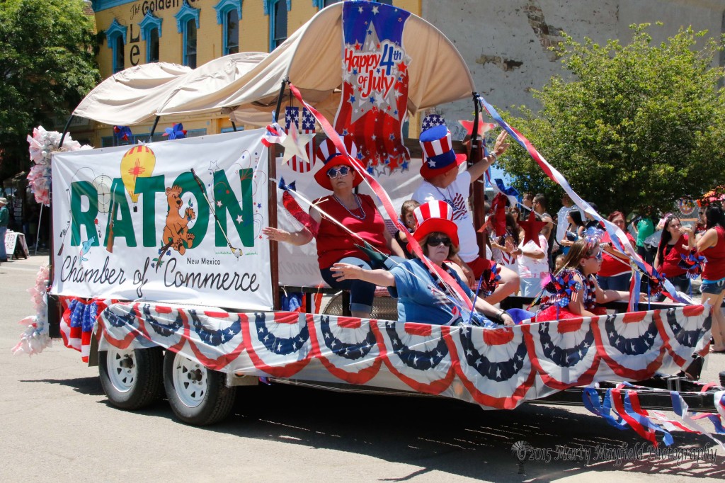 The Raton Chamber of commerce in their covered wagon