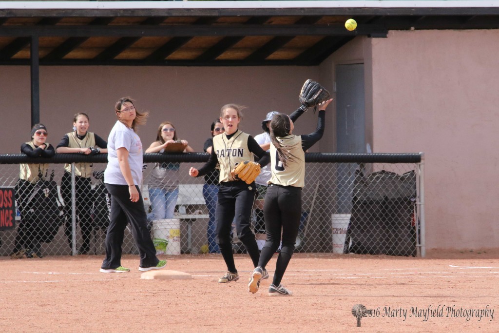 Estrella Vargas makes the catch near first base for another out against Tucumcari